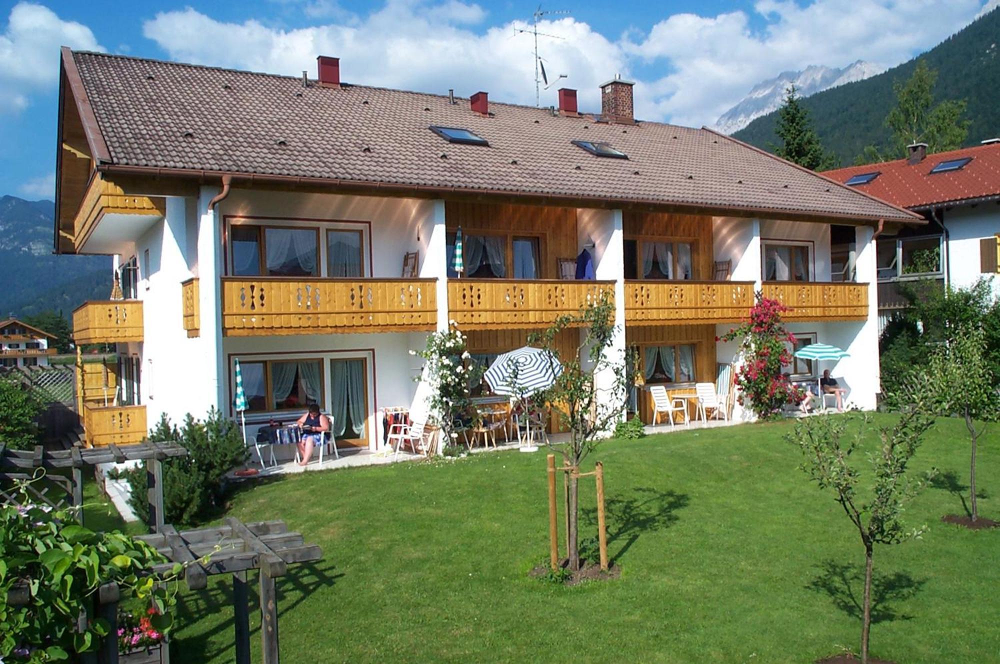 Ferienapartmenthaus Hubertushof มิทเทนวัลด์ ภายนอก รูปภาพ