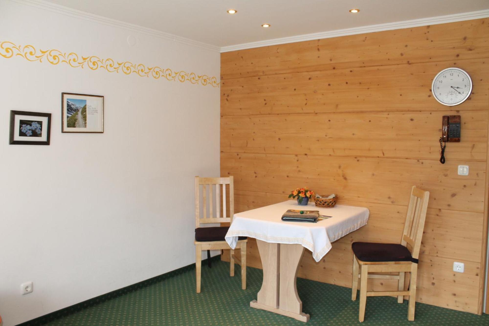 Ferienapartmenthaus Hubertushof มิทเทนวัลด์ ภายนอก รูปภาพ