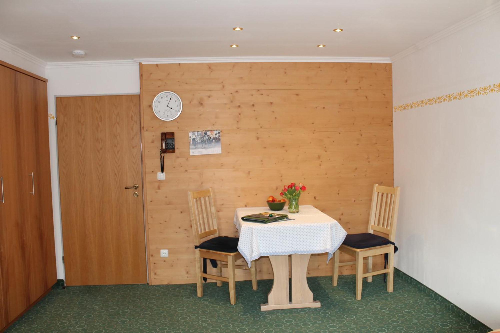 Ferienapartmenthaus Hubertushof มิทเทนวัลด์ ภายนอก รูปภาพ